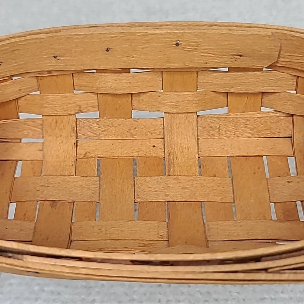 Longaberger Farmhouse Handmade Vintage '99 Classic Lavender Booking Basket 10138